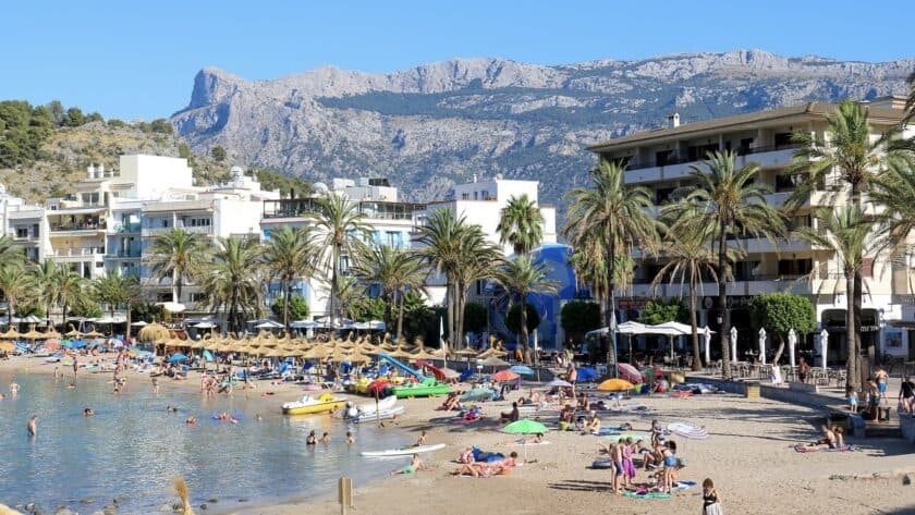 Port de Sóller op Mallorca strand