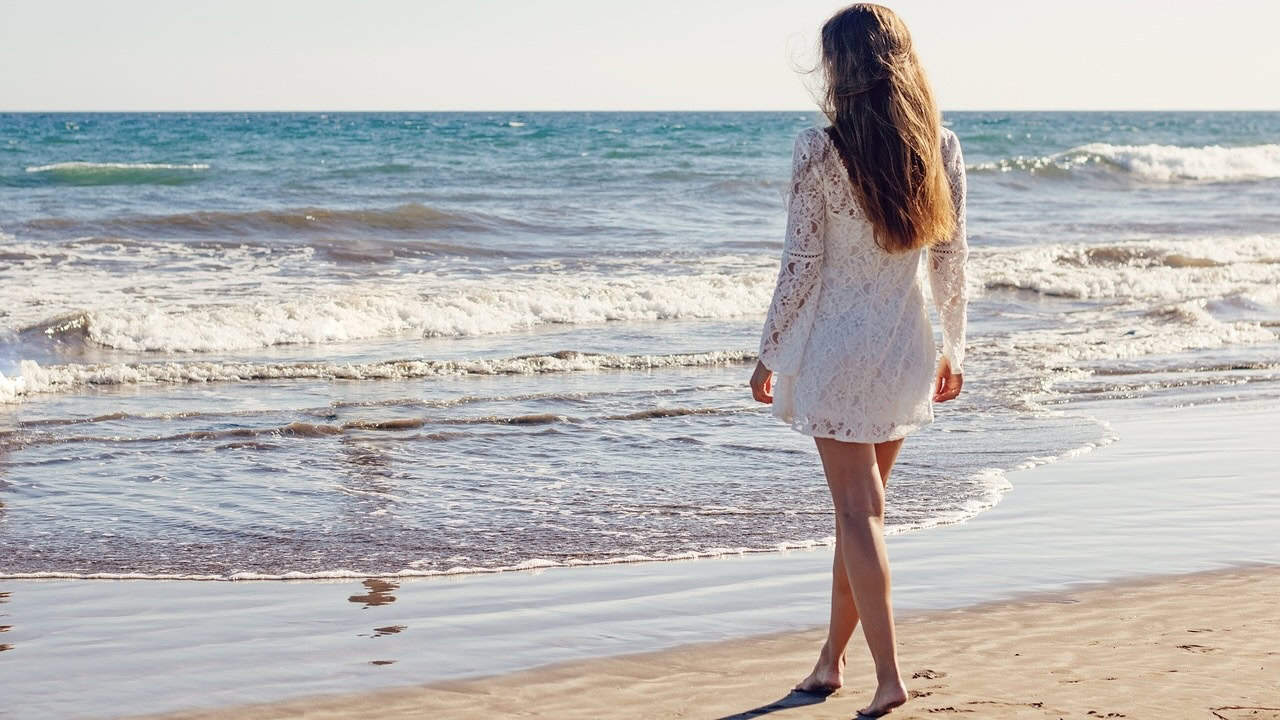 Ondergoed op reis - vrouw strand reizen