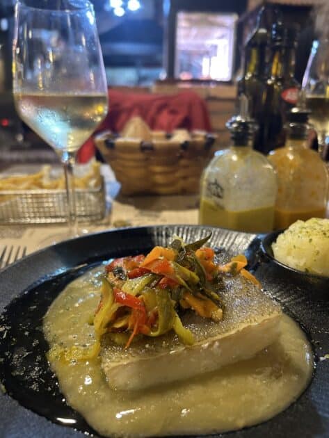 Eten in Noord-Spanje Bacalhau al pil pil Cangas de Onís