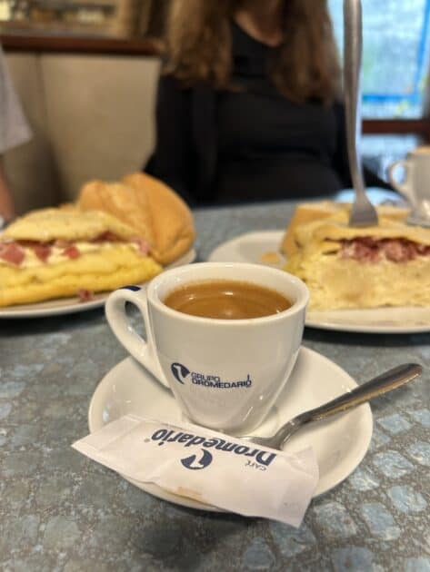 Eten in Noord-Spanje ontbijt in Liendo