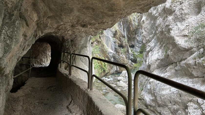 Ruta del Cares Picos de Europa Spanje tunnel