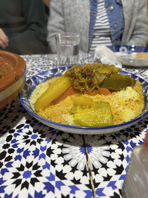 Marokkaanse gerechten die je moet proeven tijdens je vakantie in Marokko - couscous