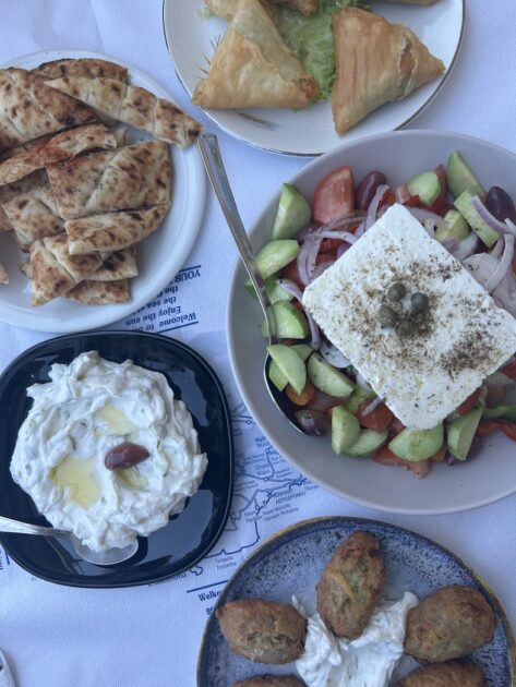 Kokkari op Samos Griekse lunch bij restaurant Barino