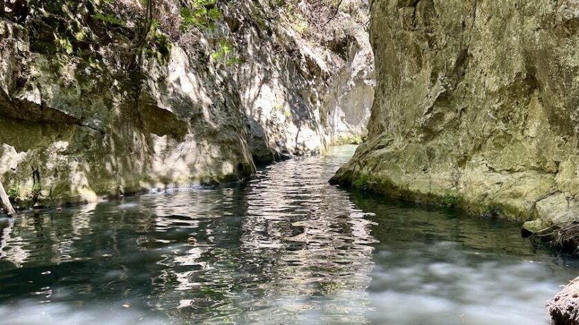 Potami Watervallen op Samos zwemgedeelte in de kloof