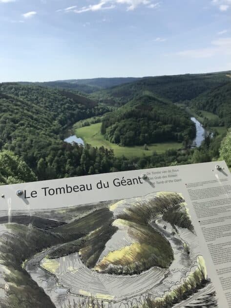 Tombeau du Géant Botassart in de Ardennen bord