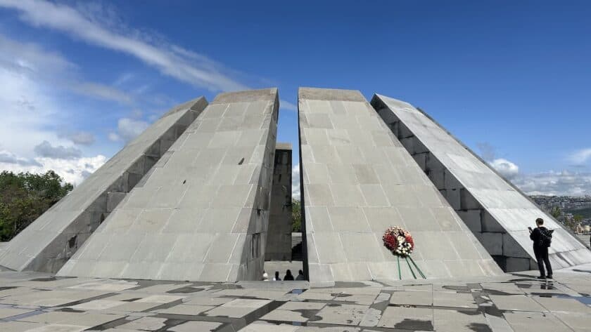 Hoogtepunten Armenië, Yerevan, Armenian Genocide Memorial and Museum monument