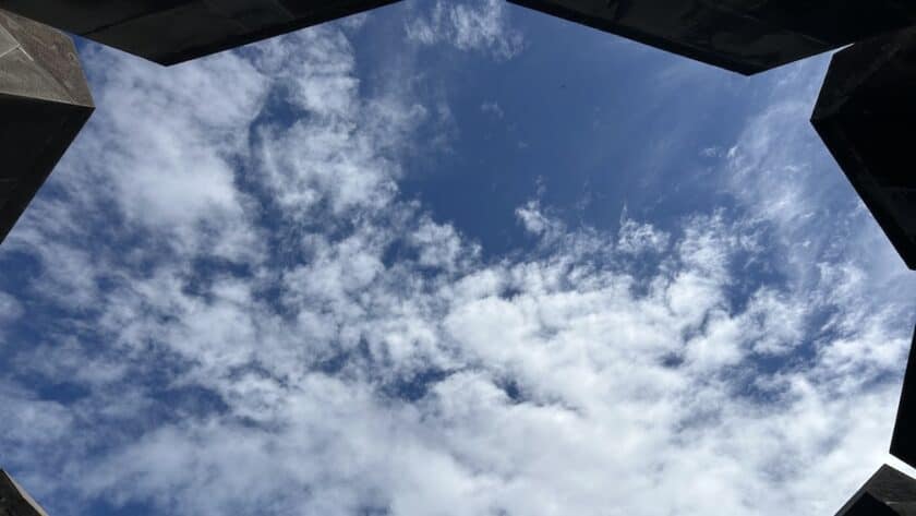 Hoogtepunten Armenië, Yerevan, Armenian Genocide Memorial and Museum monument lucht