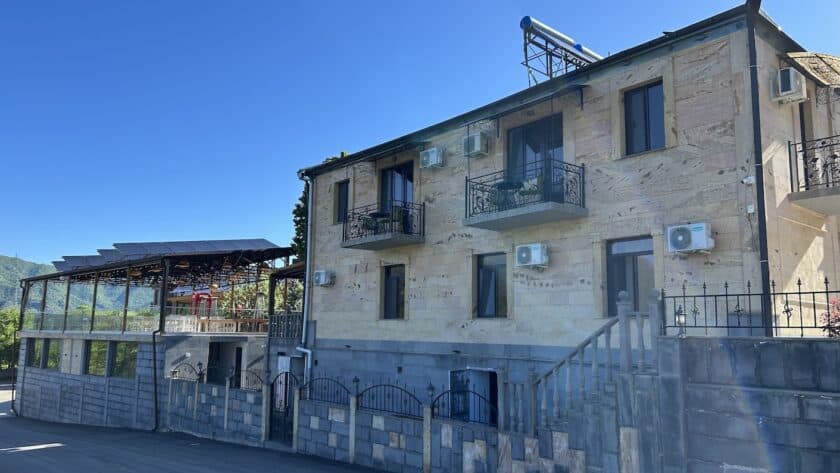 Armenië, Haghpat, Qefilyan Hotel, buitenzijde