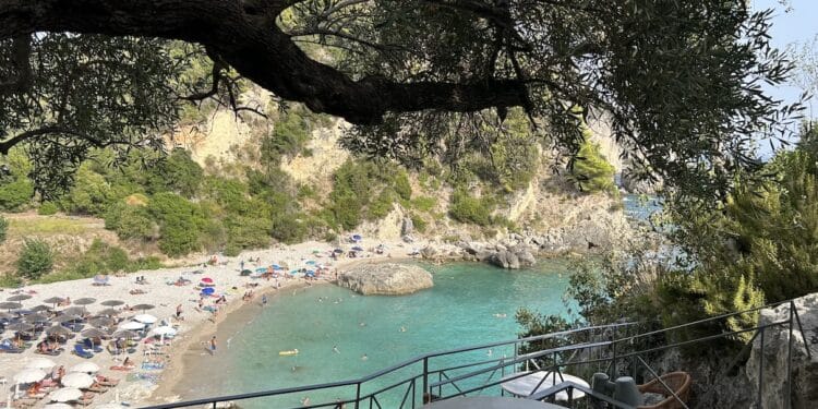 Parga, Bar Atrium met uitzicht op Piso Krioneri
