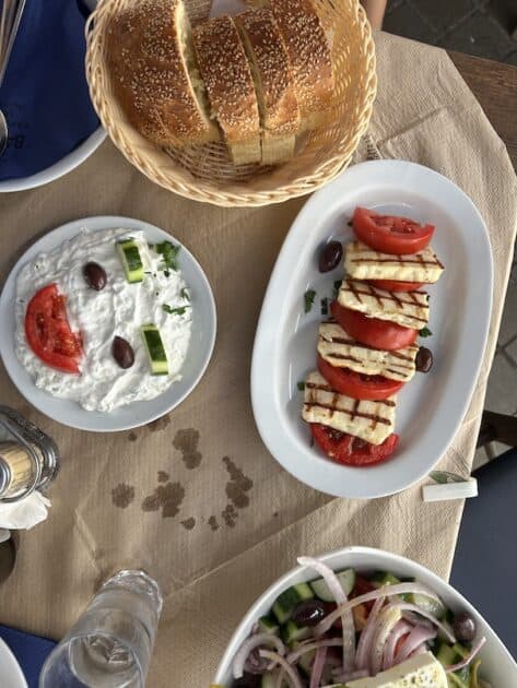 Parga restaurants, lunch Bacchos, haloumi