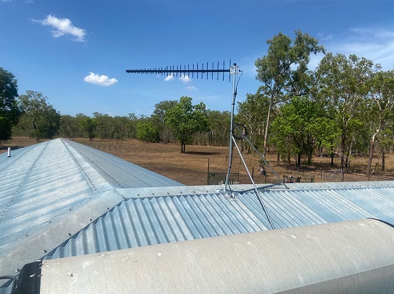 Residential Cel-Fi Rooftop Cellular Antenna