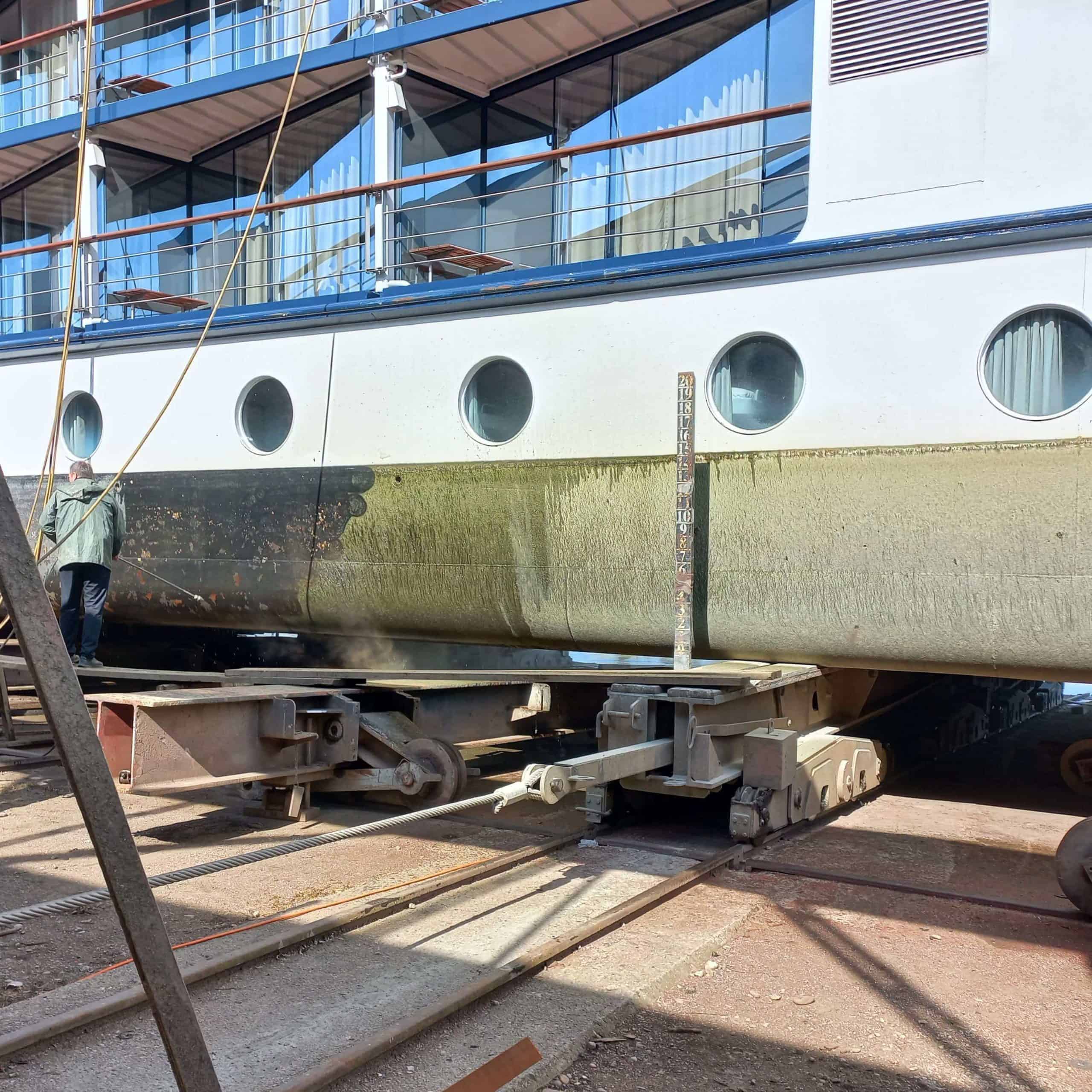 oeswag maintenance hull cleaning