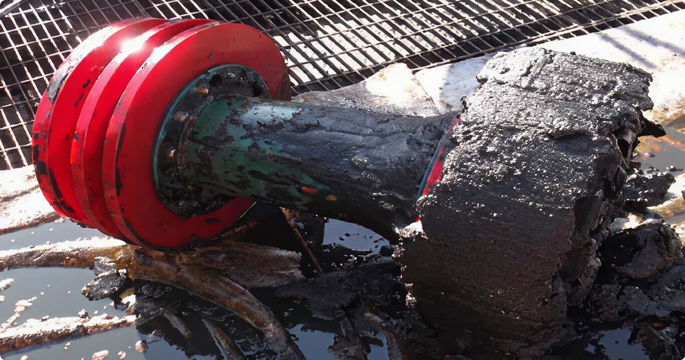 Full bore blockage inside offshore pipeline system