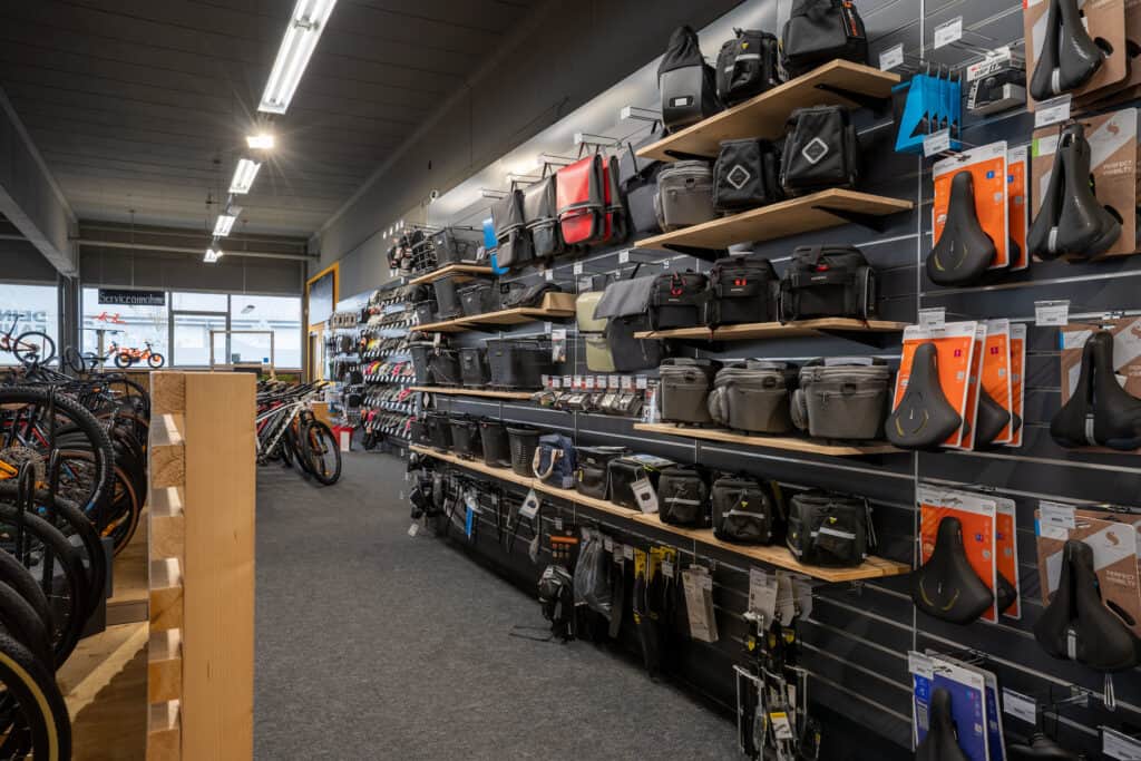 Fahrradzubehör und Sättel im Radhaus Store, Race Worx OHG.
