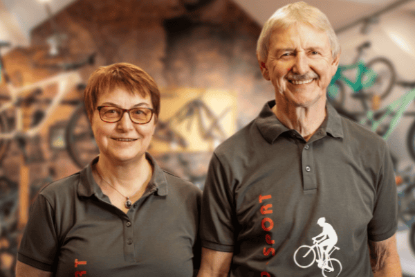 Lächelndes Team bei Radsport Schriewer in Hilter.