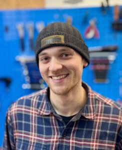 Rad & Tat Tübingen - Freundlicher Mitarbeiter Freundlicher Mitarbeiter bei Rad & Tat Tübingen in Werkstatt.