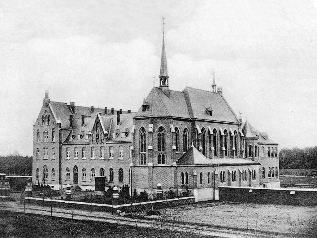 Specialised in ecclesiastical architecture: numerous churches and monasteries in the Lower Rhine region were erected under Peter Heinrich Schmitz’s (1831–1908) direction, such as the abbey at Mariendonk near Grefrath
