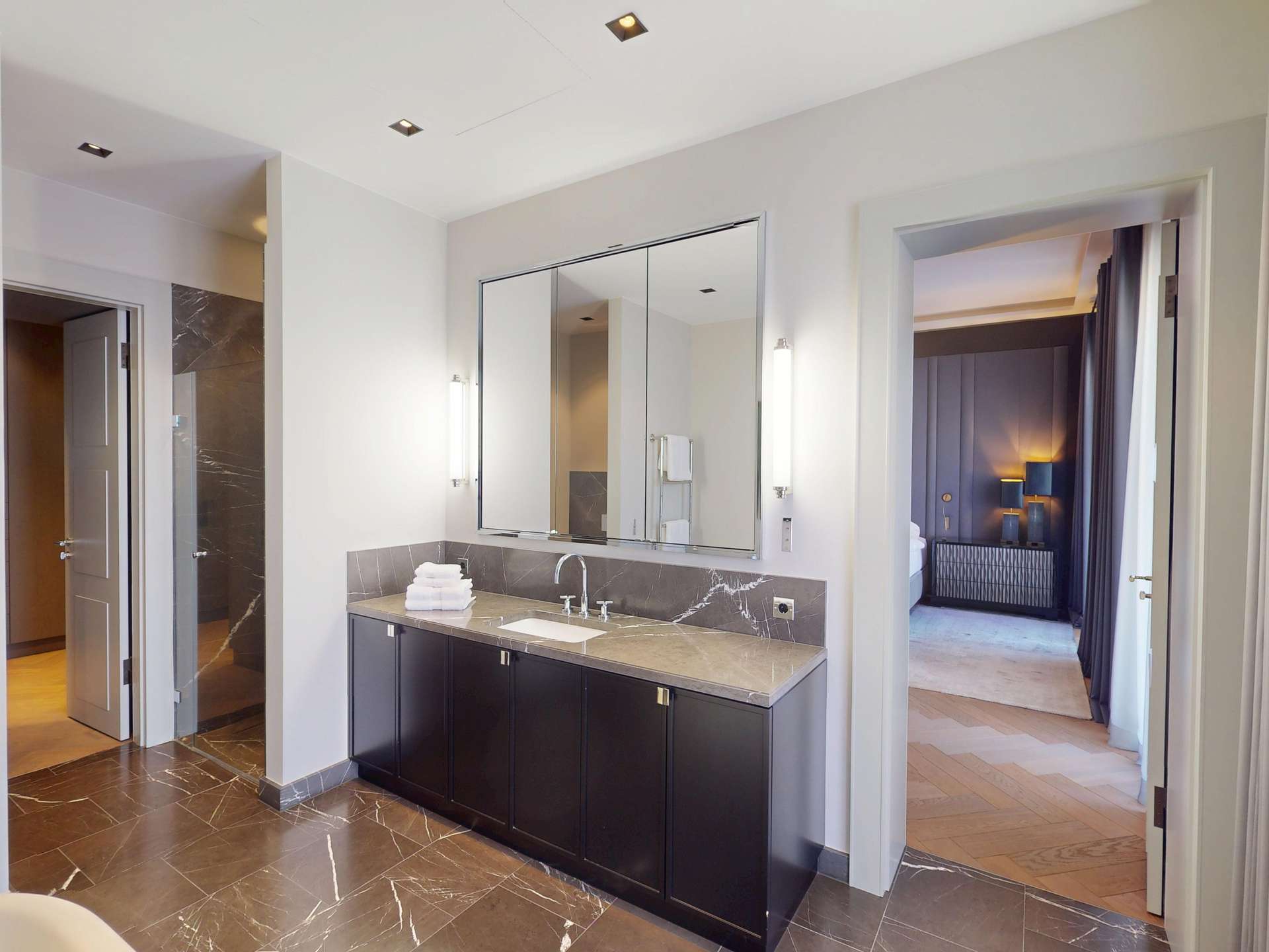 EISENZAHN 1 Berlin-Charlottenburg duplex W9 master bathroom