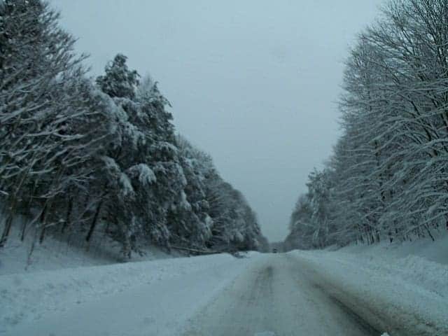 How much snow do you get in Charlottesville?