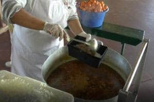 Entregan 600 viandas diarias en comedores de Maldonado Nuevo y Villa Delia