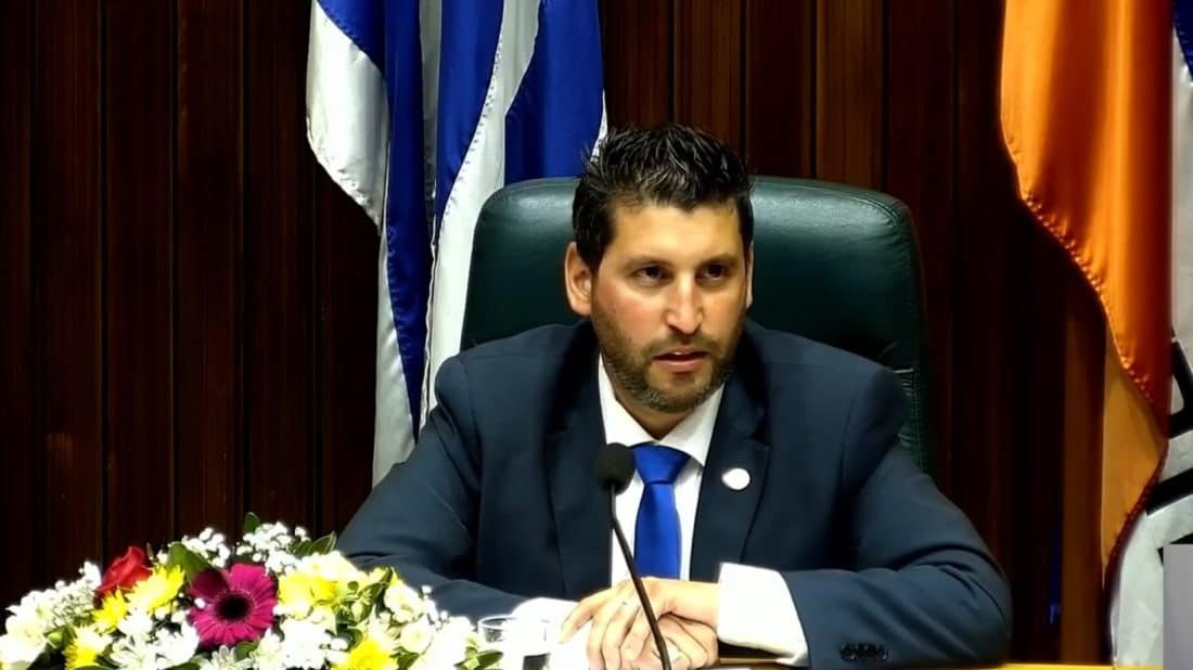 Tort exhortó a encontrar las soluciones que la gente reclama al hablar por primera vez como presidente