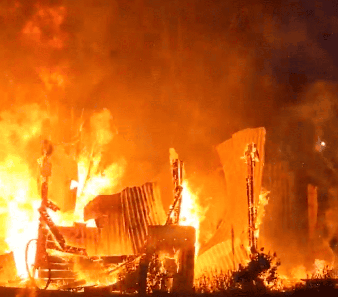 Colapsó una casa luego de un incendio en Balneario Buenos Aires
