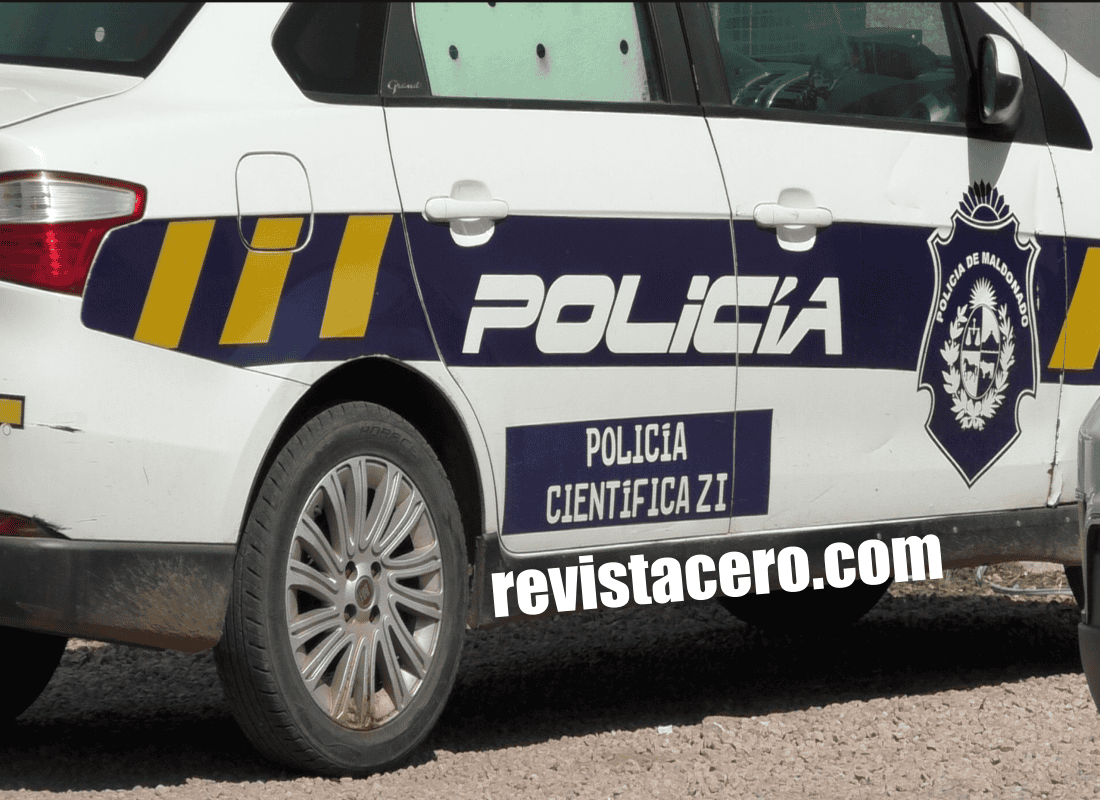 Policía y conductora lesionados en choque entre moto oficial y automóvil en Piriápolis