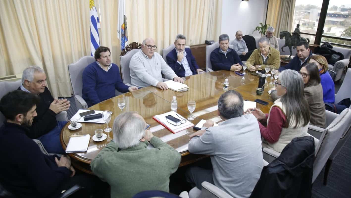 Abella y Etcheverry acordaron destrabar obra clave para el tránsito pesado tras la reparación del puente de La Barra