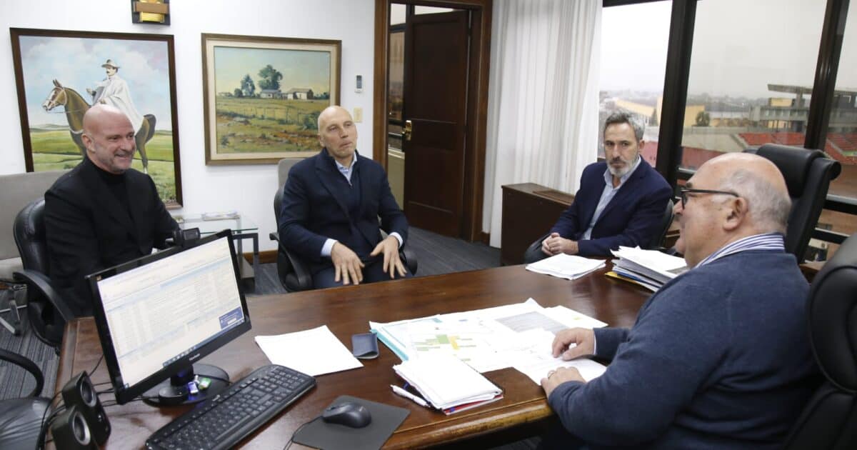 Cipriani aseguró a Abella que el proyecto sigue adelante y que los trabajadores volverán a la obra