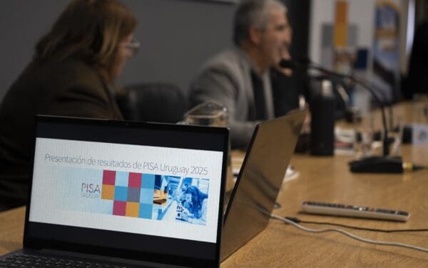 Uruguay se mantiene estable en pruebas PISA 2025 y mejora en ciencias