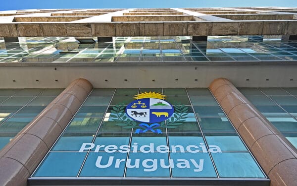 Uruguay crea Sistema de Alerta Temprana por telefonía móvil