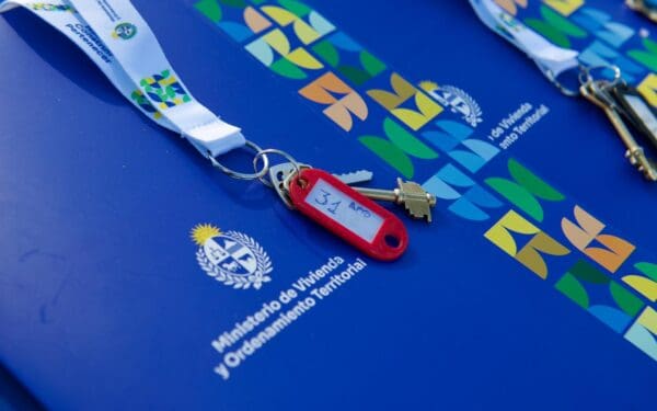 MVOT y INAU firman convenio para subsidiar 200 alquileres a familias