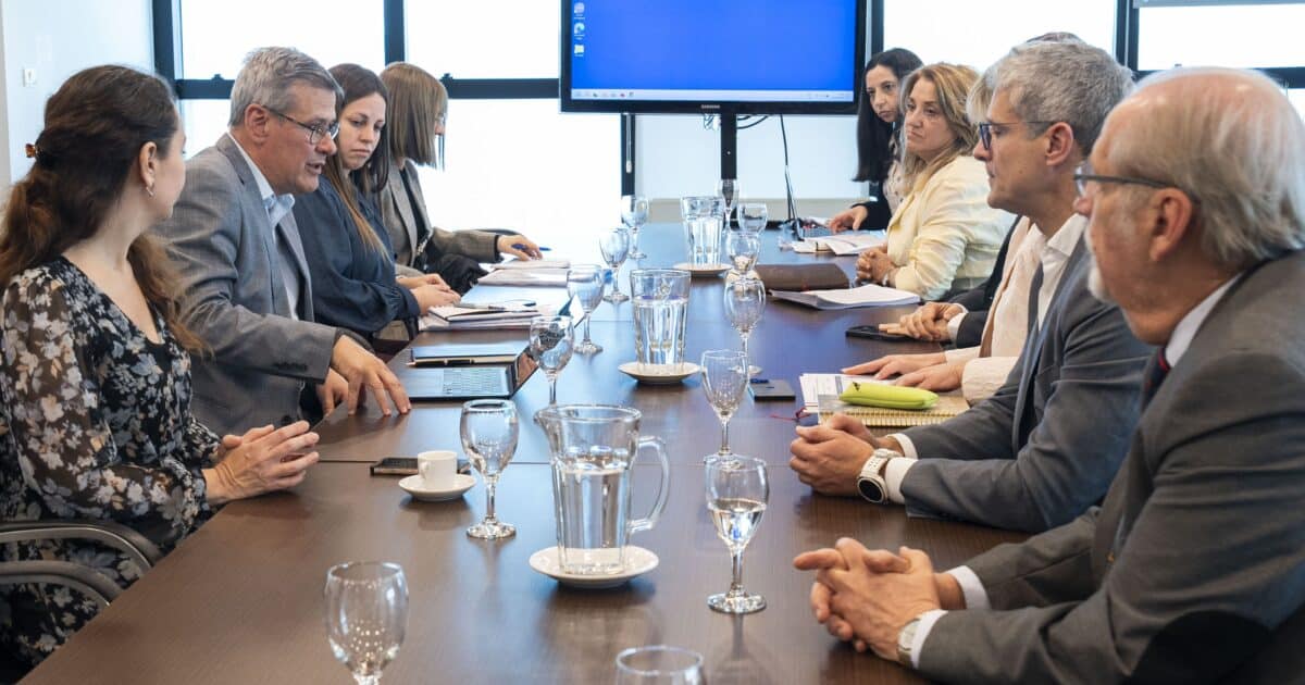 Comisión contra el lavado de activos evalúa incluir redes de pago
