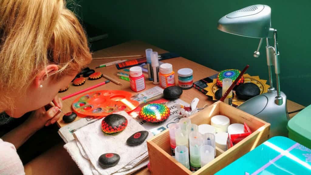 Paint Mandala Stones with Eszter Csóka of Chakra Mandala Stones 6 painting workspace