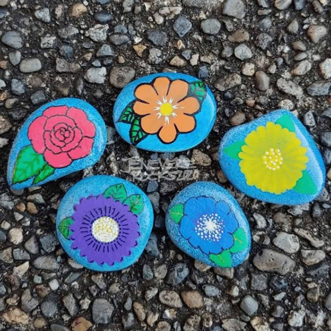 50+ Easy spring Crafts - Painted Rock Ideas To Inspire You 21 flower painted rocks