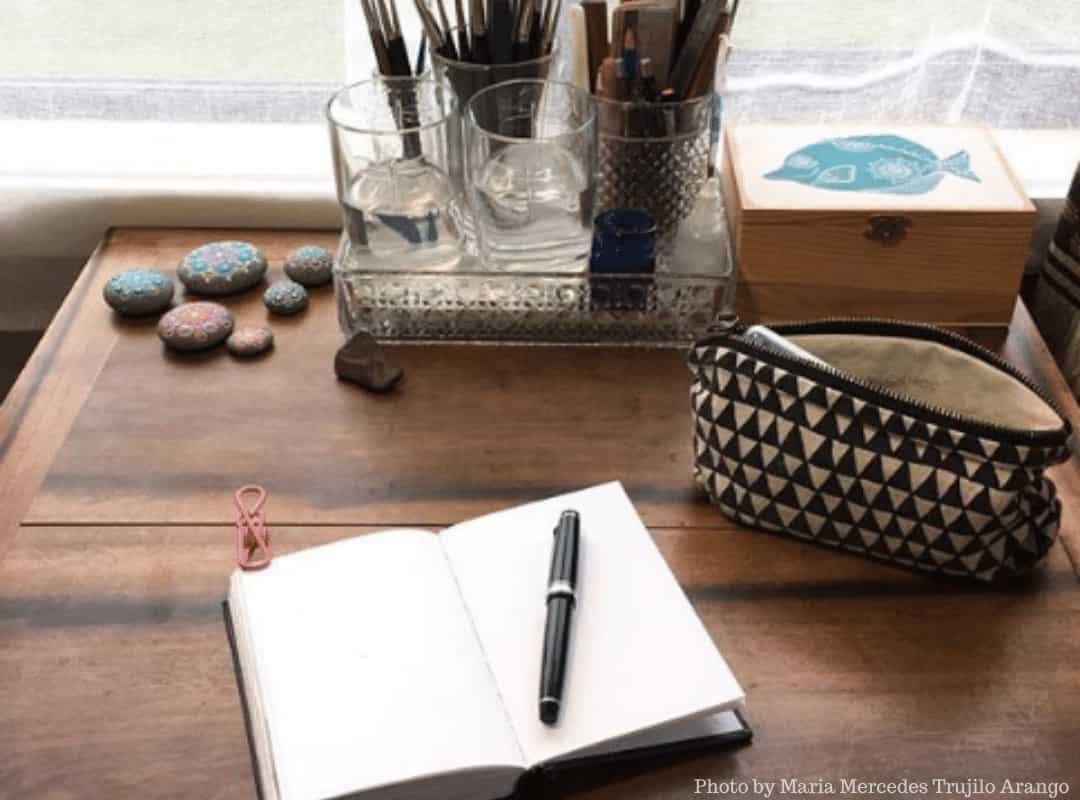 Creative Ways to Paint Mandalas with Maria Mercedes Trujillo 11 desk with art tools
