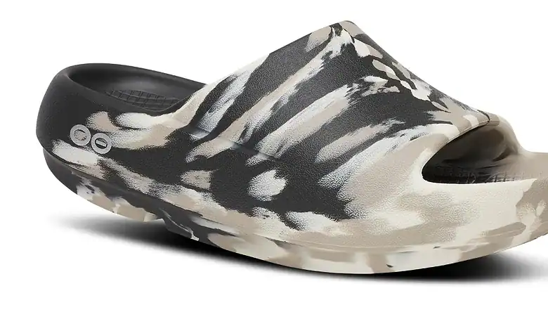 Close-up of Women's OOahh PLUS Slide Sandal in Marbled Nomad design, showcasing comfort and style for active women.