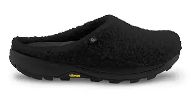 Black Topo Men's Revive slippers with fleece lining designed for indoor and outdoor comfort, featuring Vibram sole for durability and grip.