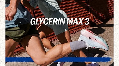 Close-up of a runner wearing Glycerin Max 3 shoes, emphasizing comfort and cushioning for long-distance running.