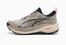 Lightweight Nike running shoes with cushioned sole, breathable mesh upper, and modern design for optimal performance and comfort during running.