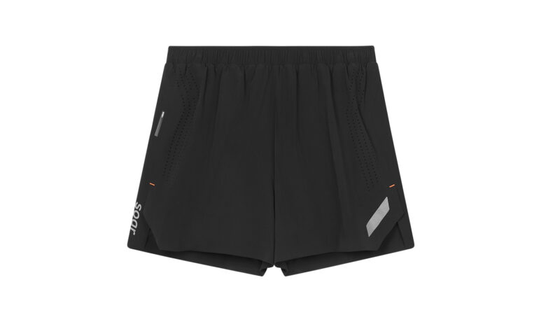 Black performance running shorts with reflective details, designed for optimal comfort and mobility during running activities.