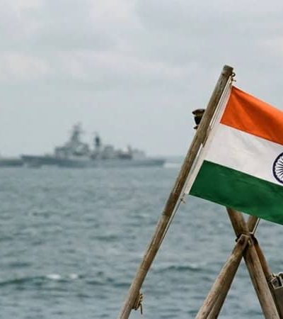 भारतीय – पाकिस्तानी युद्धनौकांमध्ये धडक