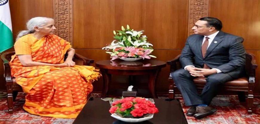 पूरग्रस्तांच्या पुनर्वसनासाठी मदतीचा हात