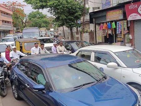 नवीन चाळीस फुटी रस्त्याची निर्मिती