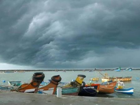 वादळी पाऊस ओसरला