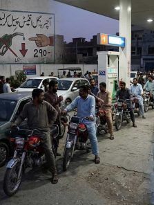 पाकिस्तानात इंधन दरवाढीने ऊर्जा संकट तीव्र