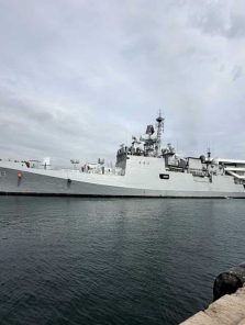 आयएनएस त्रिशूल स्पेनमध्ये दाखल