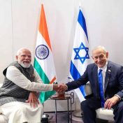 पंतप्रधान मोदींना खास निमंत्रण