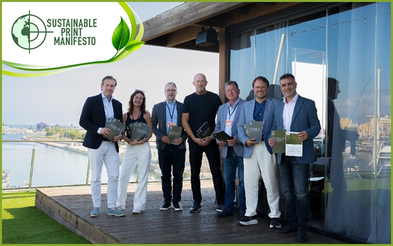 Group of professionals at Sustainable Print Manifesto launch in Valencia.