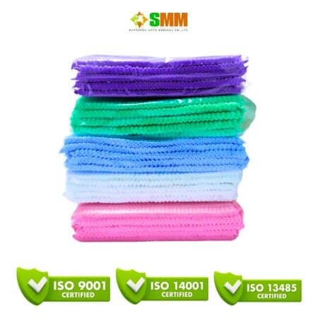 ผ้าพันแผลยืดหยุ่นหลายสีในชุดเดียวกัน เหมาะสำหรับการดูแลบาดแผลและการรักษาทางการแพทย์.